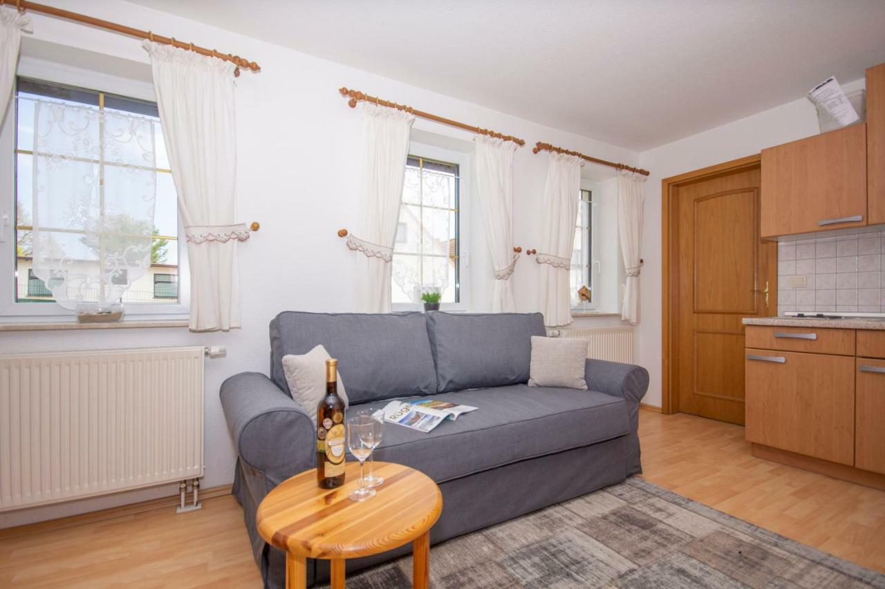 Ferienwohnungen Beim Fischer Und Sin Fru Klein Zicker Exterior photo